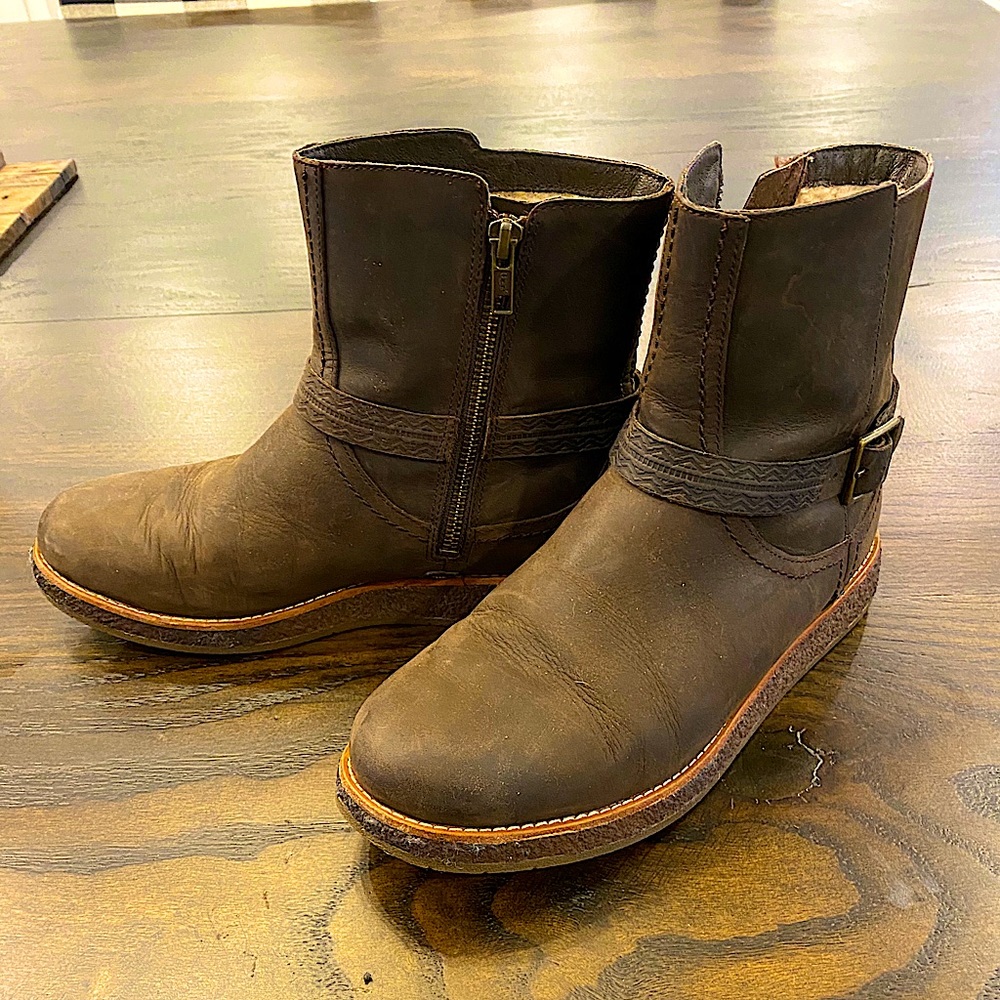 Ugg Camren Boots